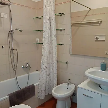Lungolago Apartment